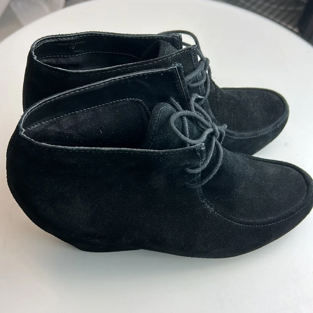 Dolce Vita Women’s Suede Booties Size 10